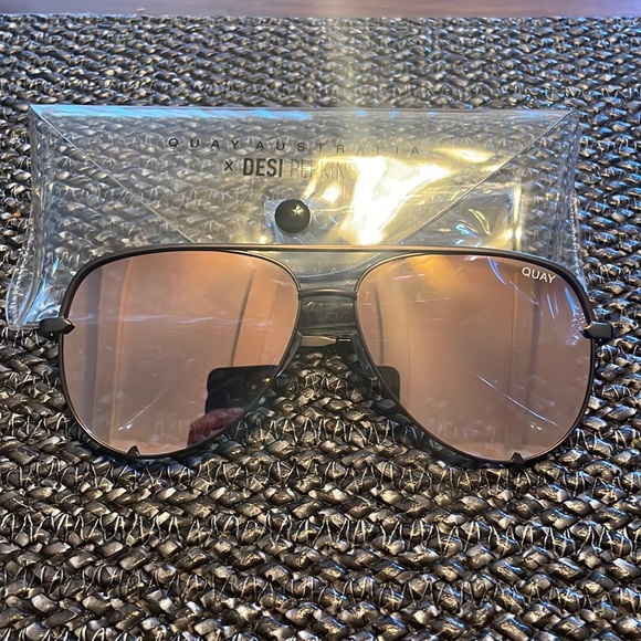 HighKeys in Rose Gold with Dark grey frames. - Picture 1 of 4